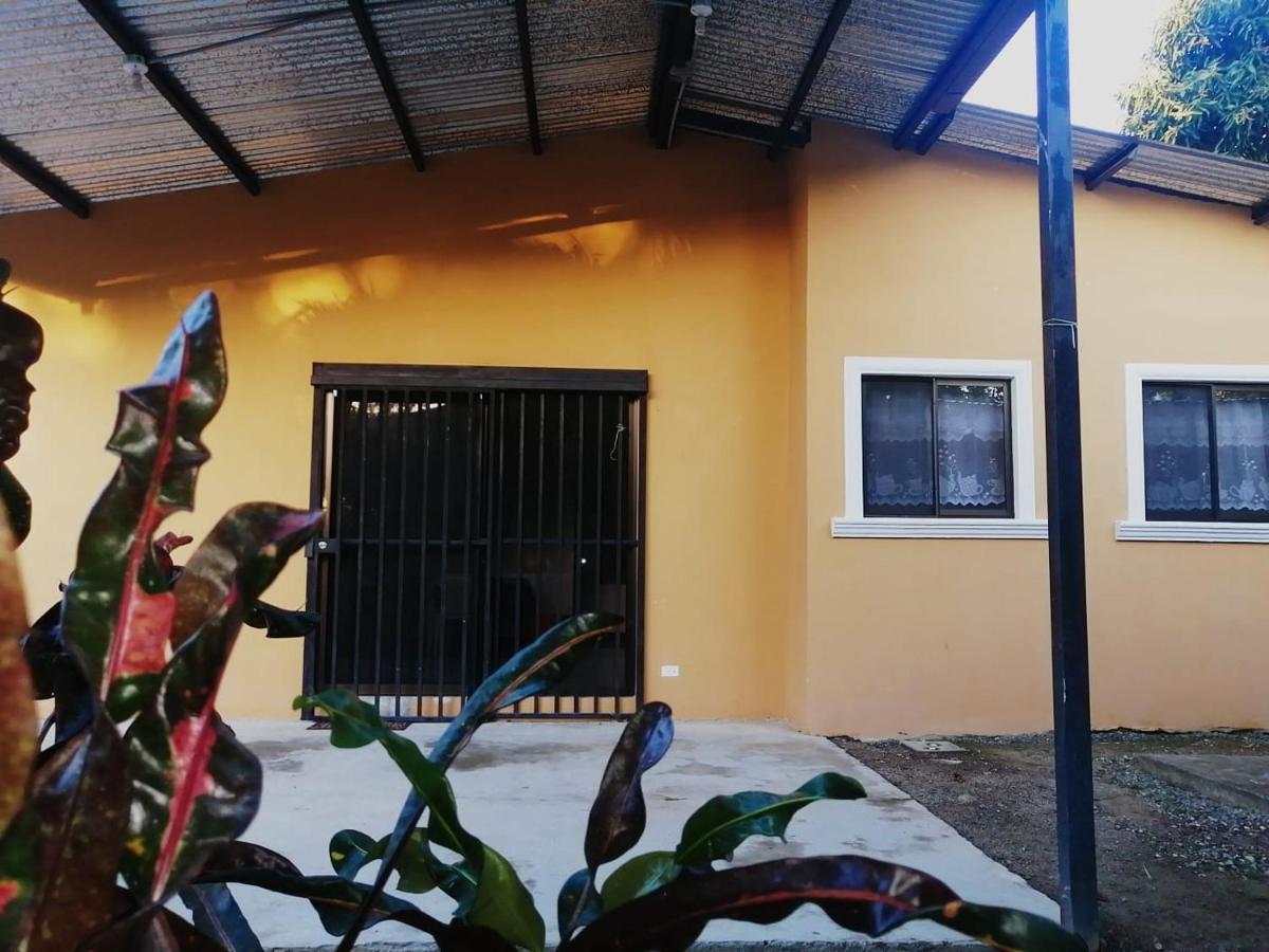 リベリア Casa Binisa Fresca Y Agradableヴィラ エクステリア 写真