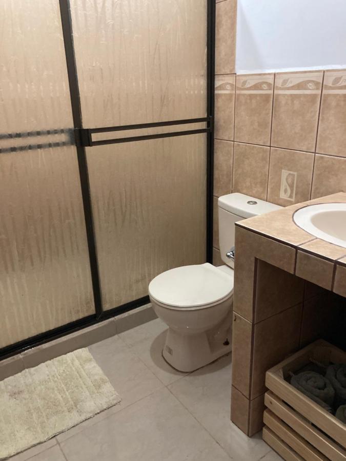 リベリア Casa Binisa Fresca Y Agradableヴィラ エクステリア 写真